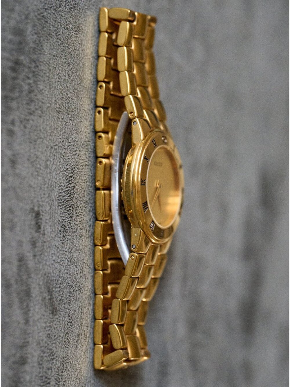 Gucci Ladies Quartz Watch 3300.2.L Gold Plated, 26mm Case, Swiss Made - Picture 6 of 12